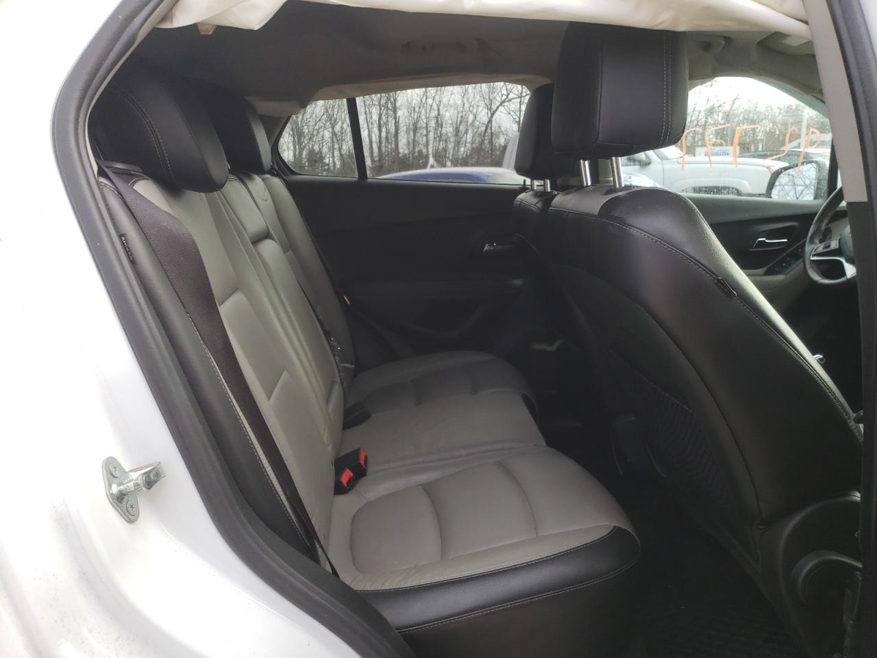 Photo 6 from auction – 2015 CHEVROLET TRAX LTZ with VIN 3GNCJNSB9FL167465