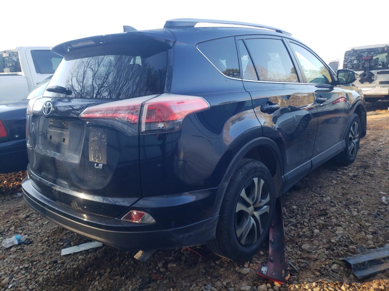 Photo 4 from auction – 2017 TOYOTA RAV4 LE with VIN JTMZFREV2HJ716936