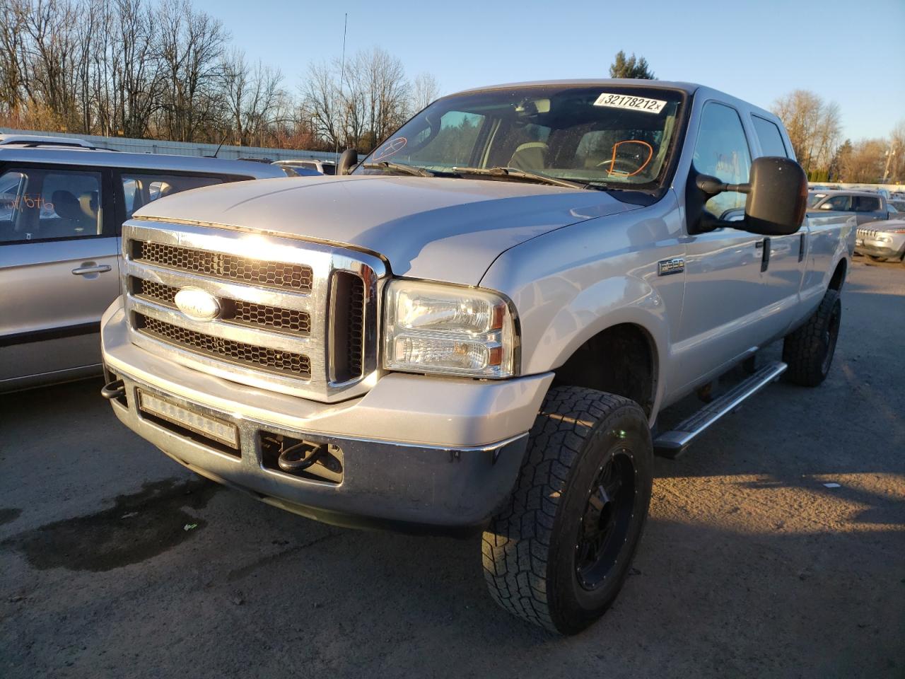 Photo 2 from auction – 2006 FORD F350 SRW S with VIN 1FTWW31P66EA07732