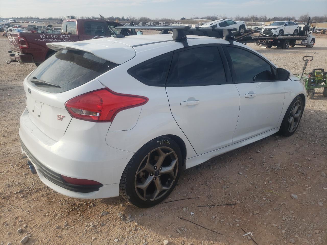 Photo 4 from auction – 2017 FORD FOCUS ST with VIN 1FADP3L95HL299364