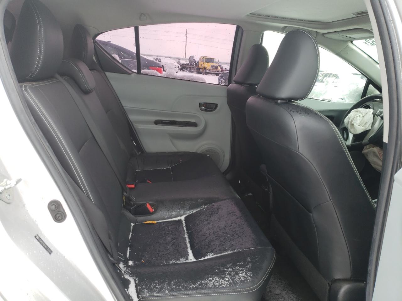 Photo 6 from auction – 2013 TOYOTA PRIUS C with VIN JTDKDTB39D1052491