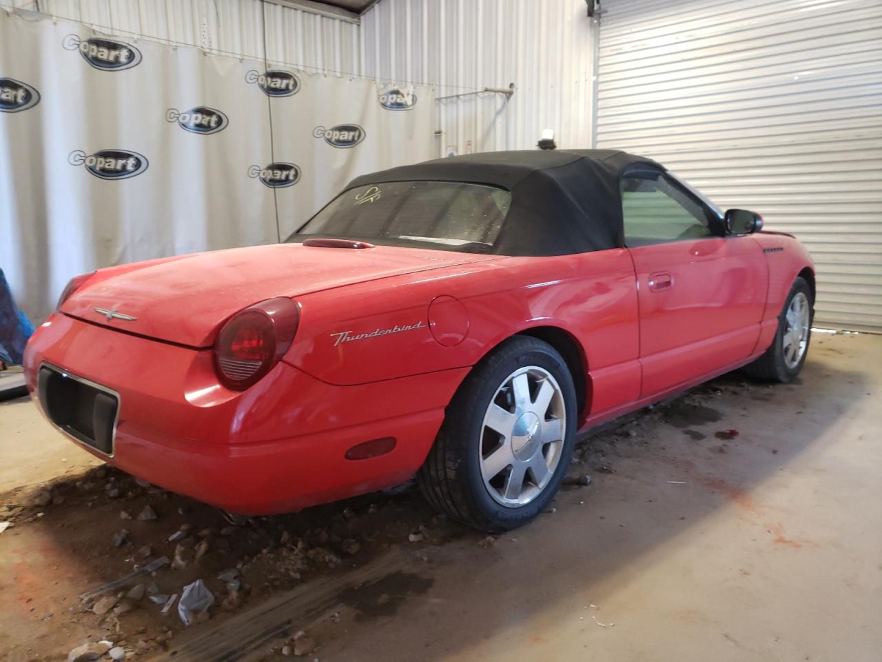 Photo 4 from auction – 2002 FORD THUNDERBIR with VIN 1FAHP60AX2Y109375