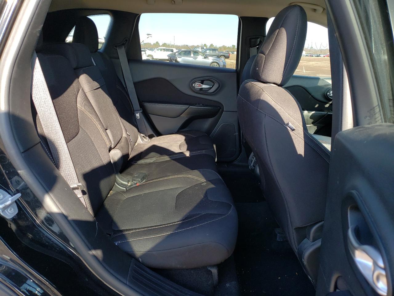 Photo 6 from auction – 2016 JEEP CHEROKEE L with VIN 1C4PJLCS1GW106555