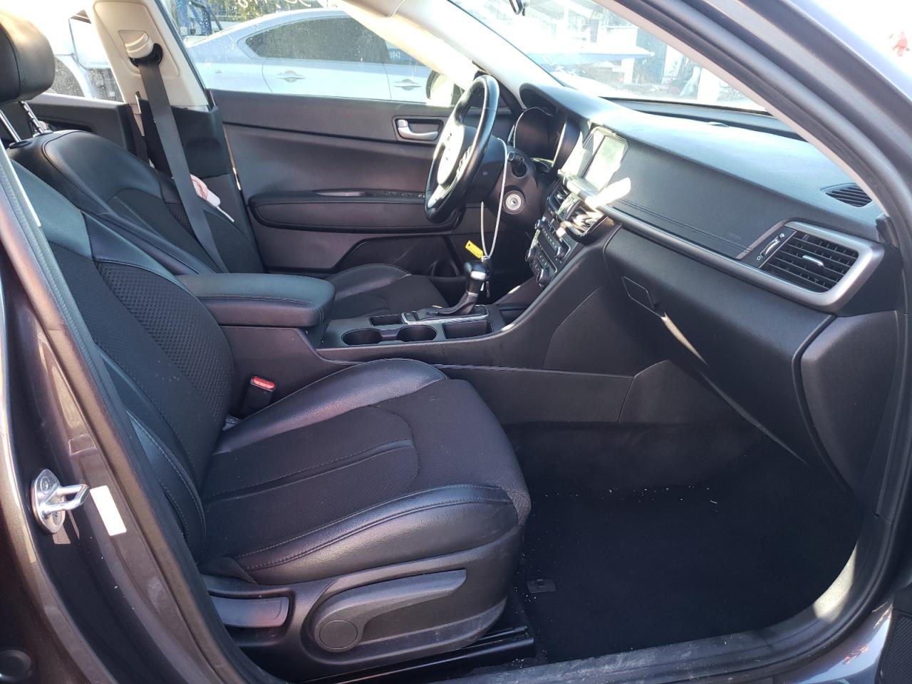 Photo 5 from auction – 2018 KIA OPTIMA LX with VIN 5XXGT4L38JG241095