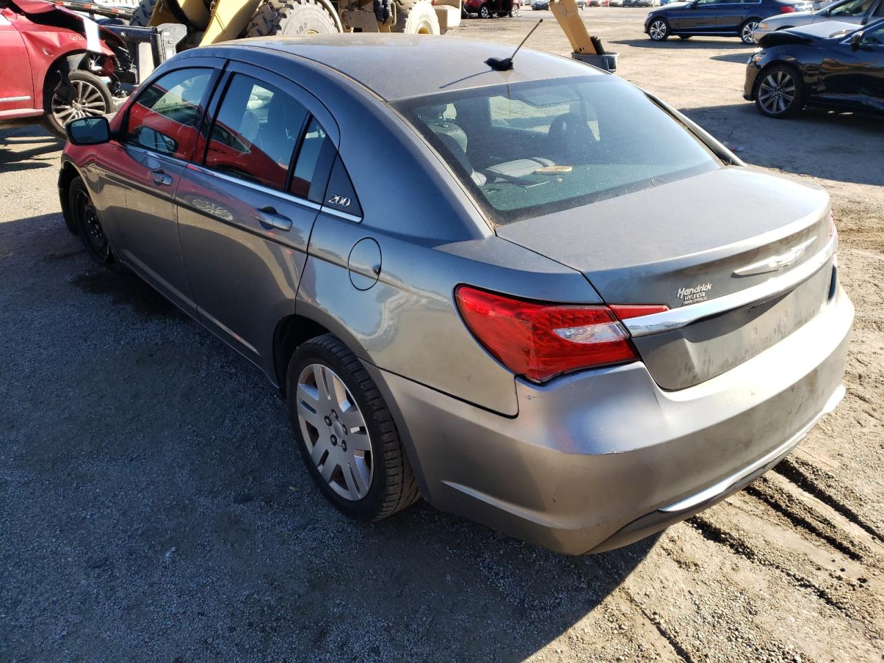 صورة رقم 3 من المزاد - 2013 CHRYSLER 200 LX مع VIN 1C3CCBAB9DN642519