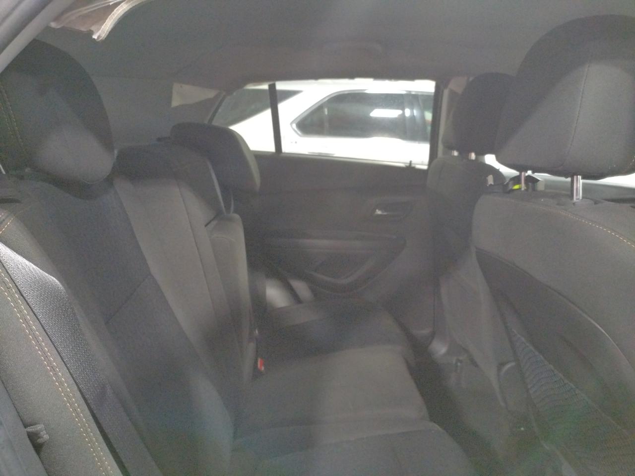 Photo 6 from auction – 2021 CHEVROLET TRAX LS with VIN KL7CJKSB3MB312759