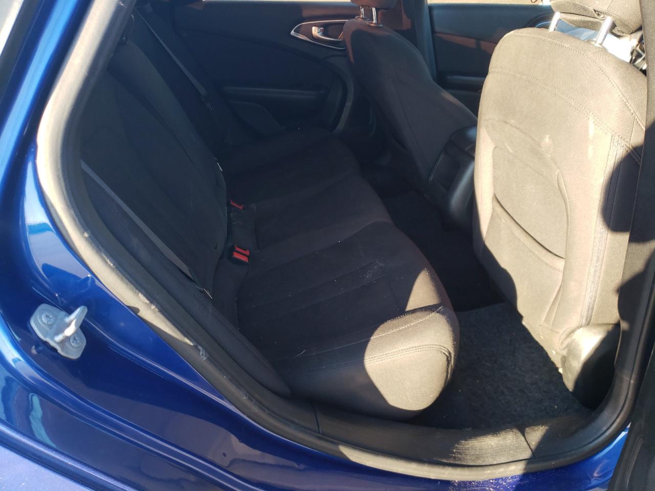 Photo 6 from auction – 2015 CHRYSLER 200 LIMITE with VIN 1C3CCCAB2FN562598