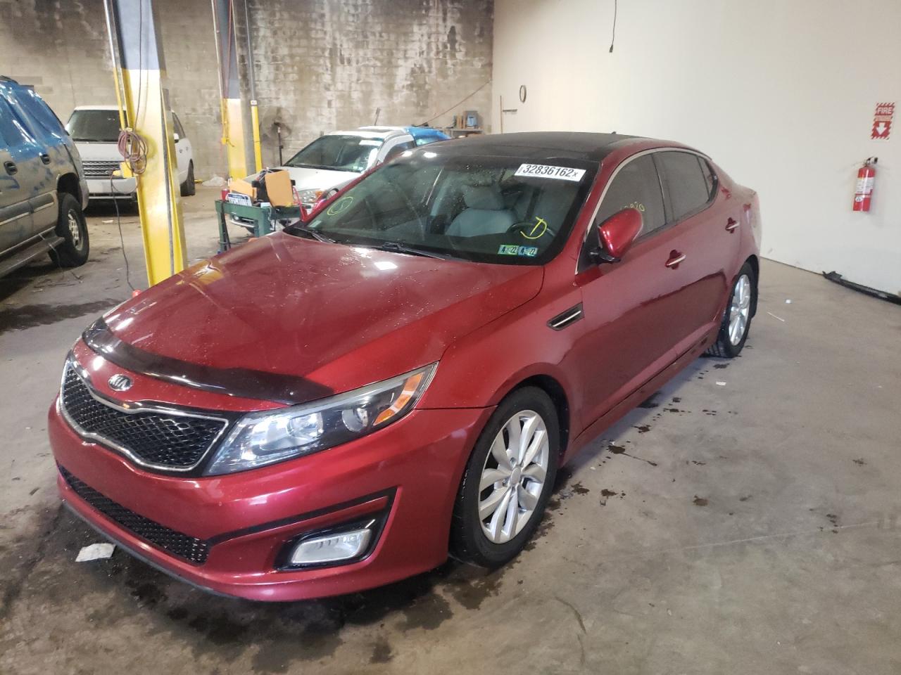 Photo 2 from auction – 2015 KIA OPTIMA EX with VIN 5XXGN4A71FG365166
