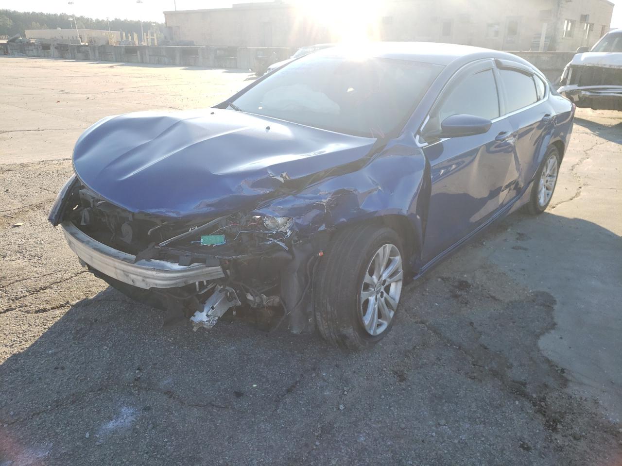 Photo 2 from auction – 2015 CHRYSLER 200 LIMITE with VIN 1C3CCCAB2FN562598