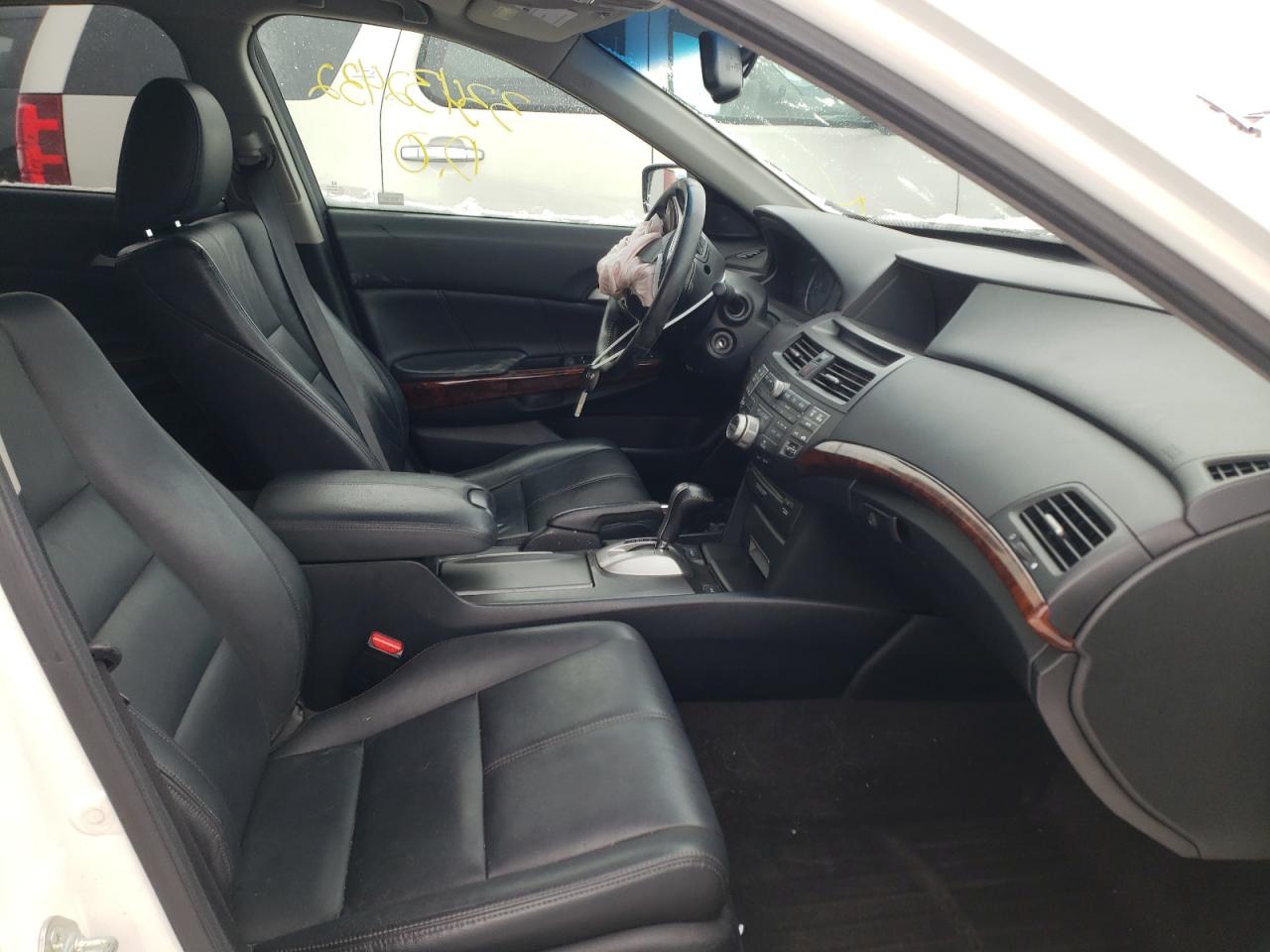 Photo 5 from auction – 2011 HONDA ACCORD CRO with VIN 5J6TF2H51BL007073