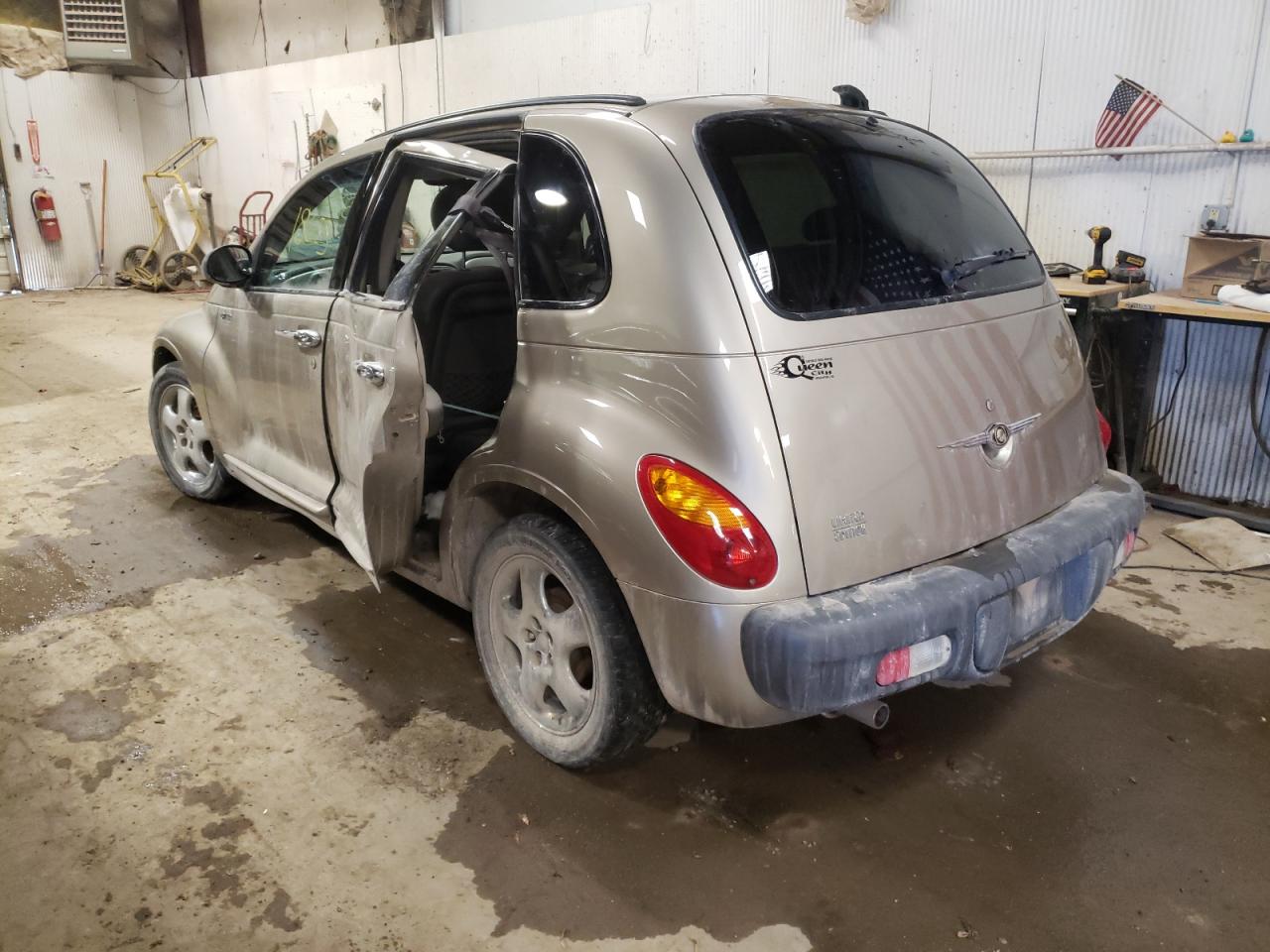 Photo 3 from auction – 2002 CHRYSLER PT CRUISER with VIN 3C8FY68B72T260251