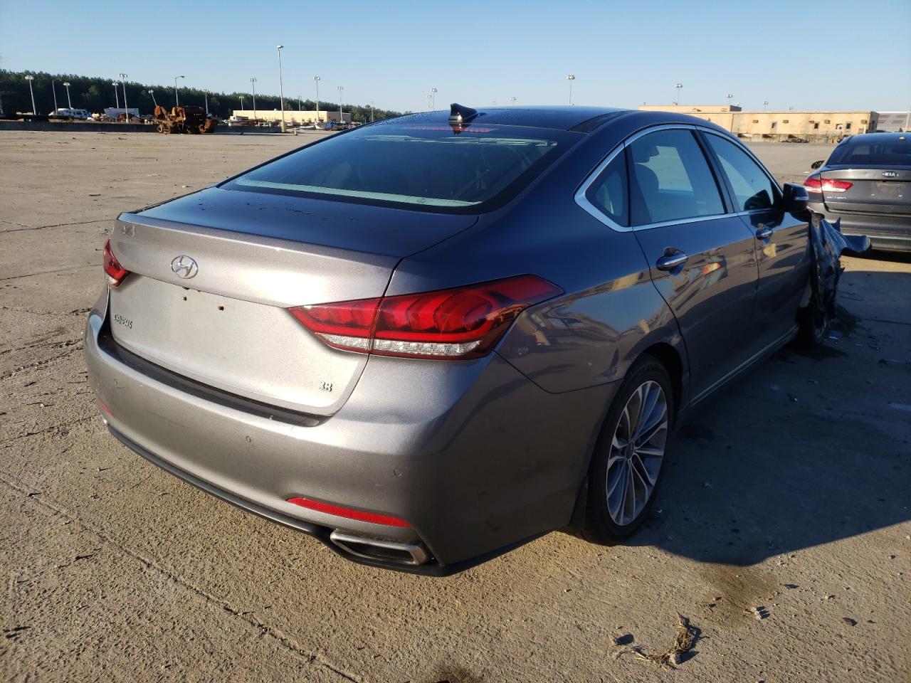 Photo 4 from auction – 2016 HYUNDAI GENESIS 3. with VIN KMHGN4JE3GU127776