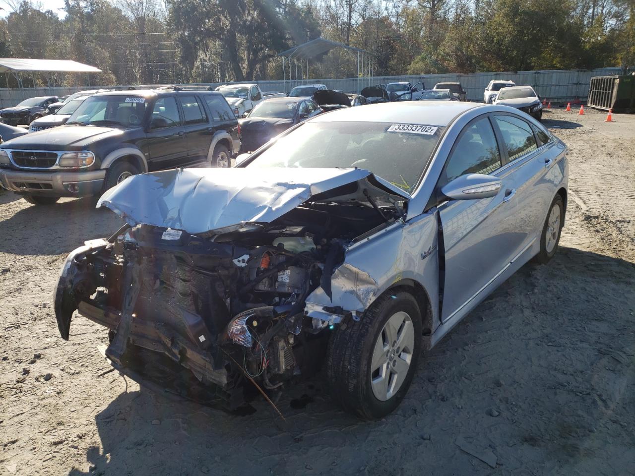Photo 2 from auction – 2011 HYUNDAI SONATA HYB with VIN KMHEC4A41BA004475