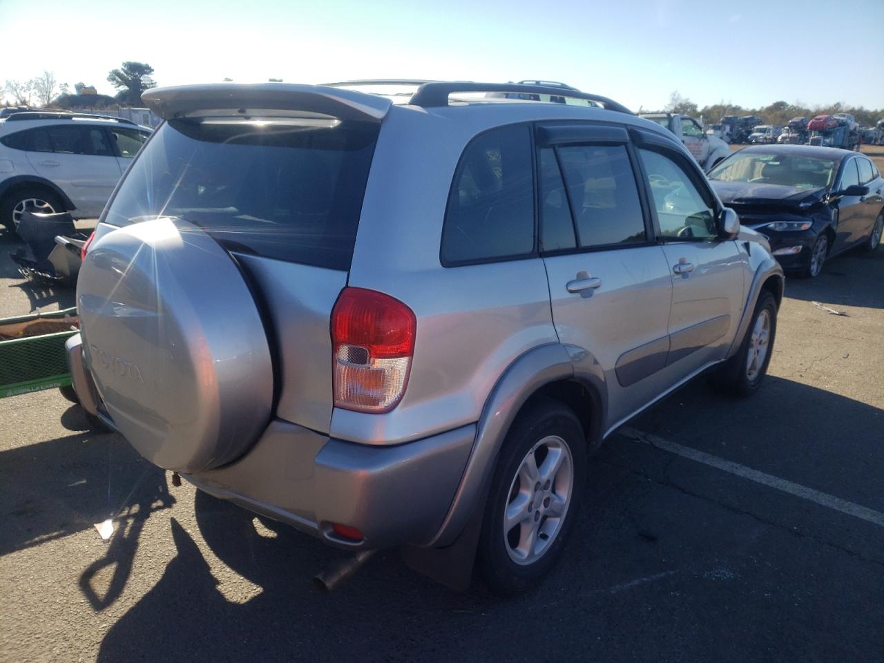 Photo 4 from auction – 2001 TOYOTA RAV4 with VIN JTEHH20V810043257