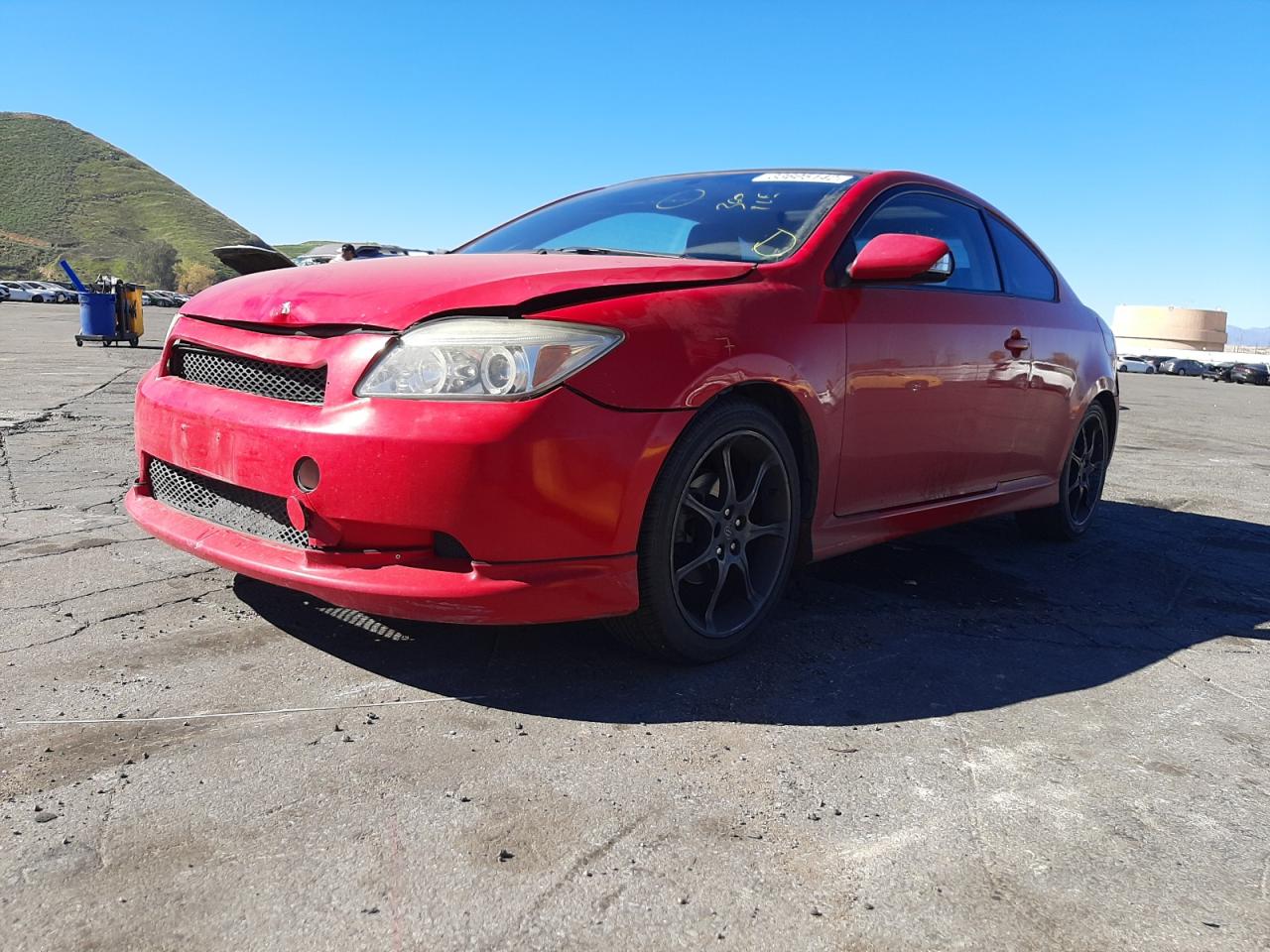 Photo 2 from auction – 2005 TOYOTA SCION TC with VIN JTKDE177950050553