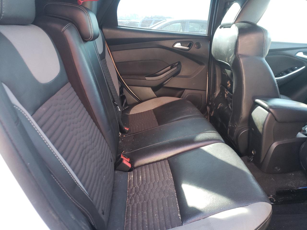 Zdjęcie 6 z aukcji – 2013 FORD FOCUS ST z VIN 1FADP3L90DL135577