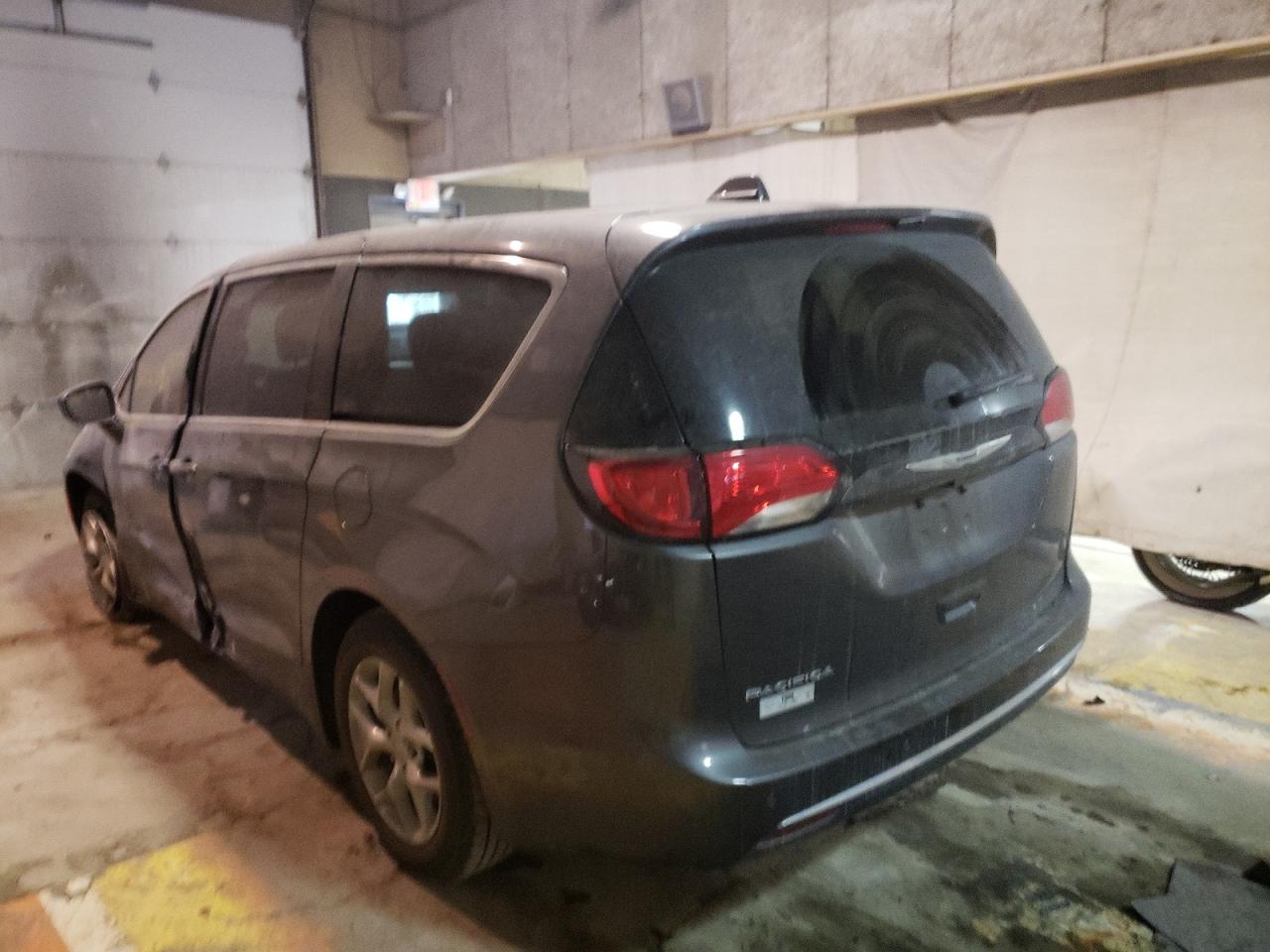 Photo 3 from auction – 2019 CHRYSLER PACIFICA T with VIN 2C4RC1FG2KR733555