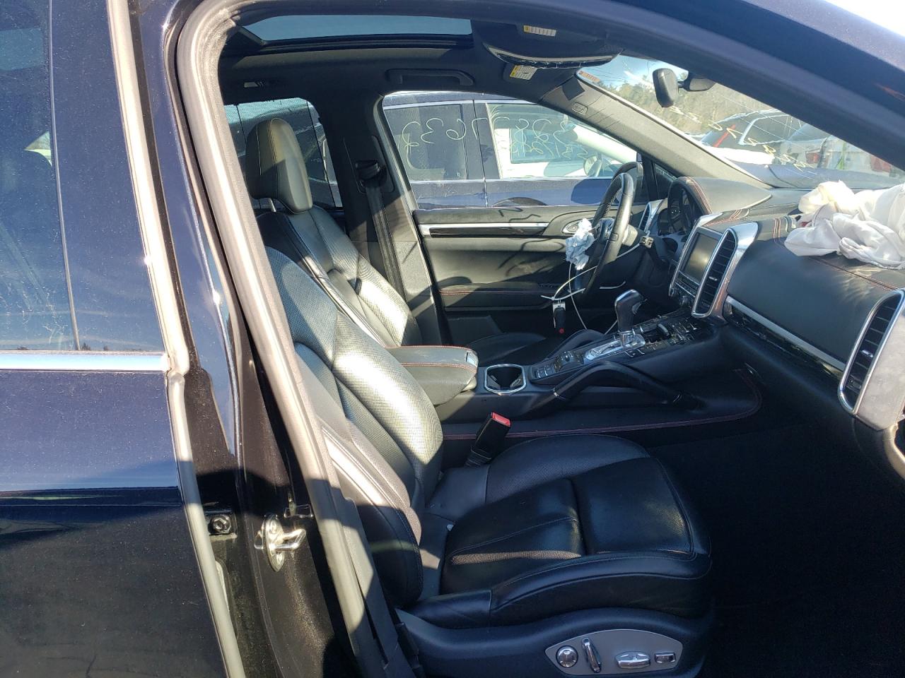 Photo 5 from auction – 2013 PORSCHE CAYENNE S with VIN WP1AB2A2XDLA84955