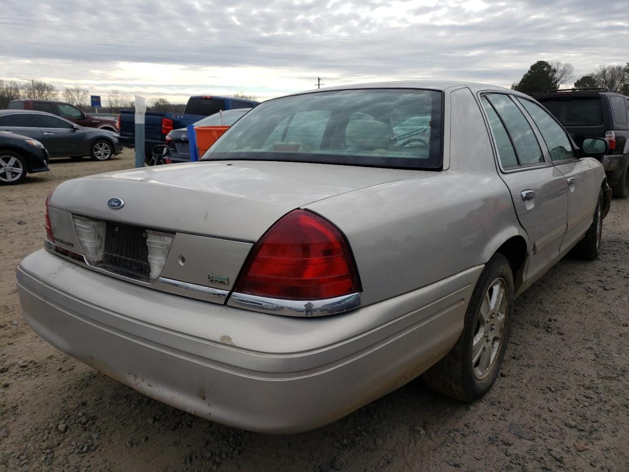Photo 4 from auction – 2009 FORD CROWN VICT with VIN 2FAHP74V49X134284