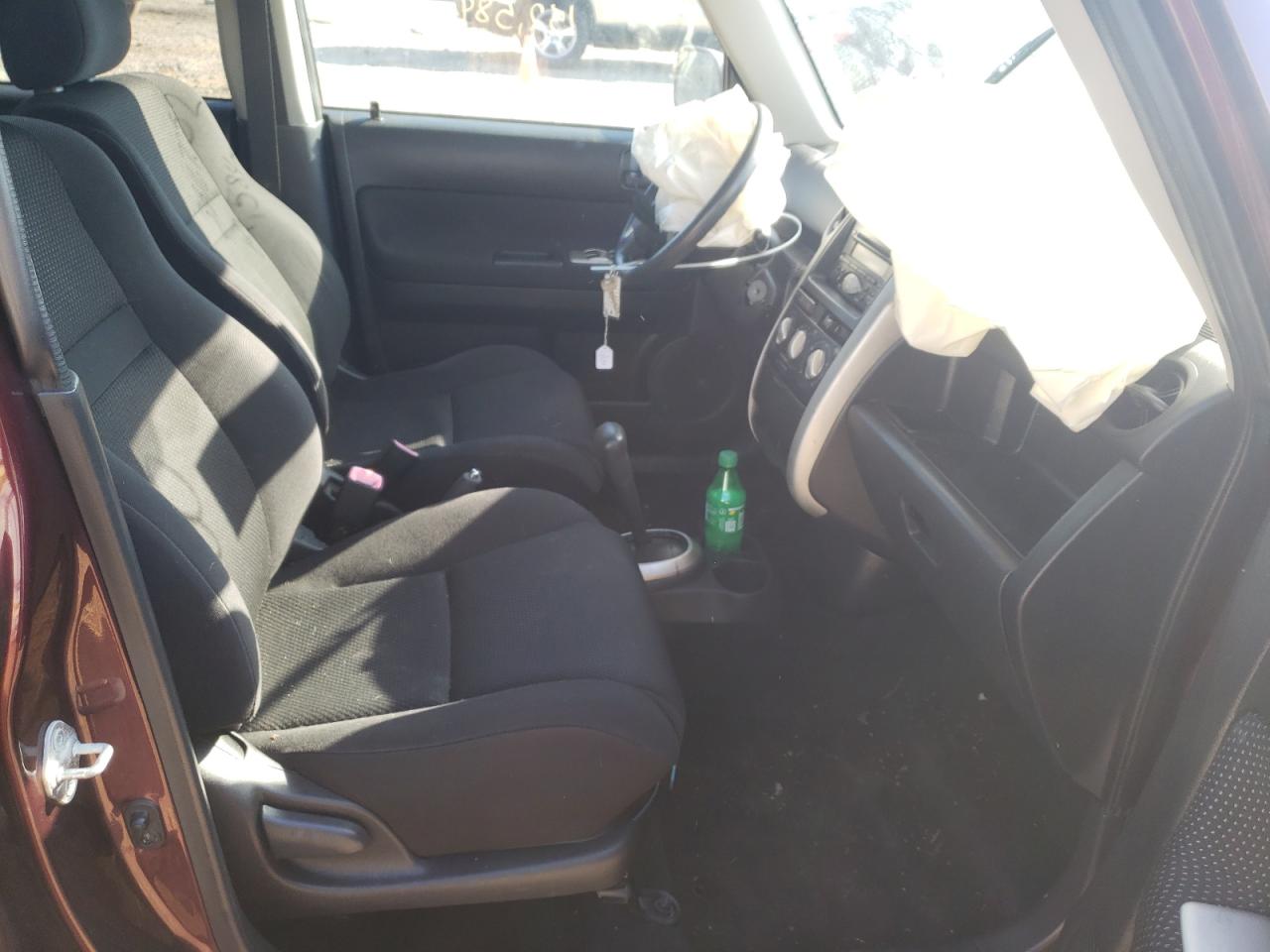 Photo 5 from auction – 2005 TOYOTA SCION XB with VIN JTLKT324150215366