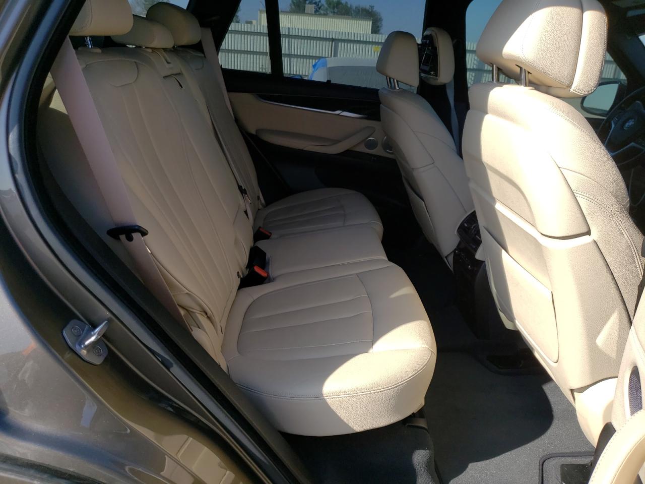 Photo 6 from auction – 2017 BMW X5 XDRIVE5 with VIN 5UXKR6C52H0J84599