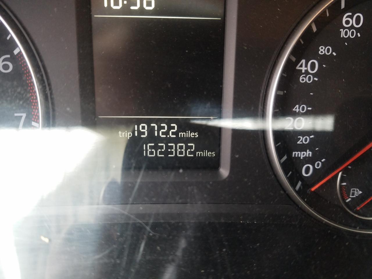 Photo 8 from auction – 2014 VOLKSWAGEN PASSAT S with VIN 1VWAT7A34EC055020