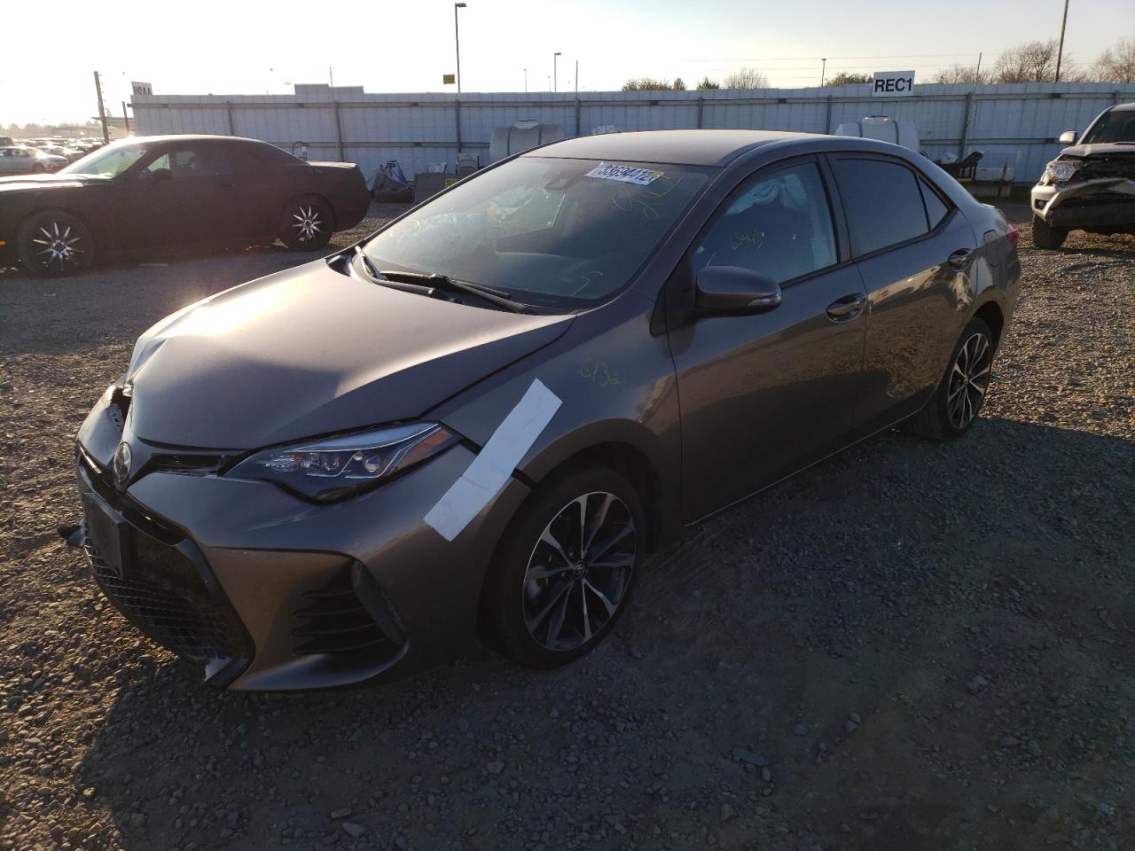 Photo 2 from auction – 2018 TOYOTA COROLLA L with VIN 5YFBURHE1JP854293