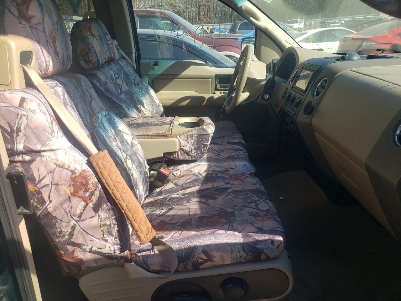 Photo 5 from auction – 2005 FORD F150 with VIN 1FTRX12W45FB09575
