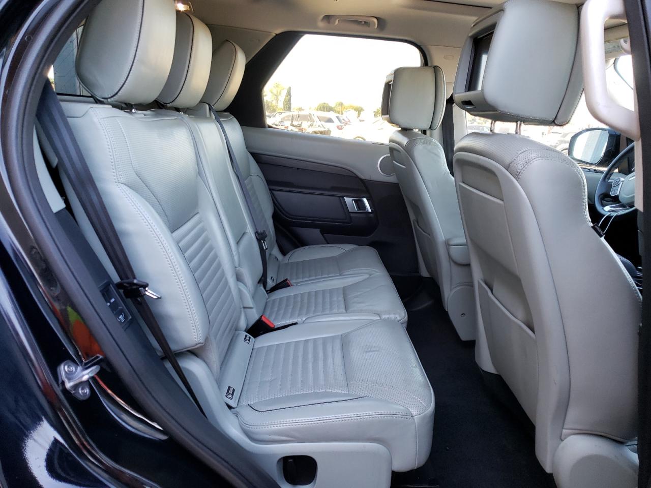Photo 6 from auction – 2017 LAND ROVER DISCOVERY with VIN SALRHBBK0HA031466