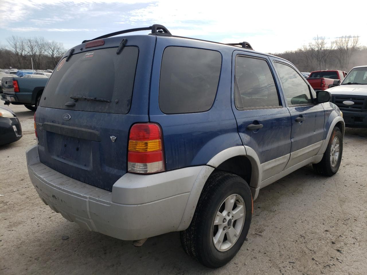 Photo 4 from auction – 2007 FORD ESCAPE XLT with VIN 1FMYU03197KA68061