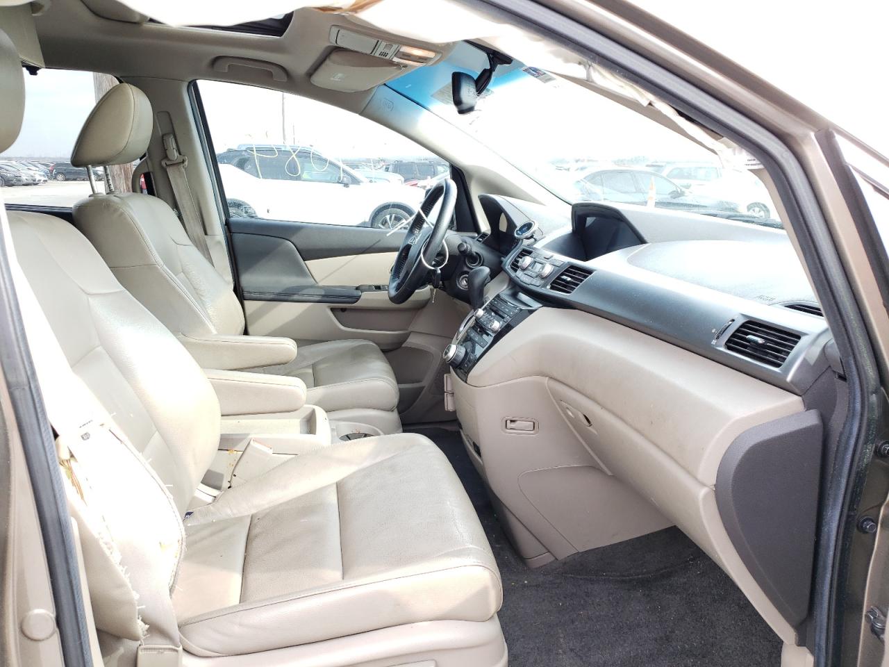 Photo 5 from auction – 2012 HONDA ODYSSEY TO with VIN 5FNRL5H95CB096308