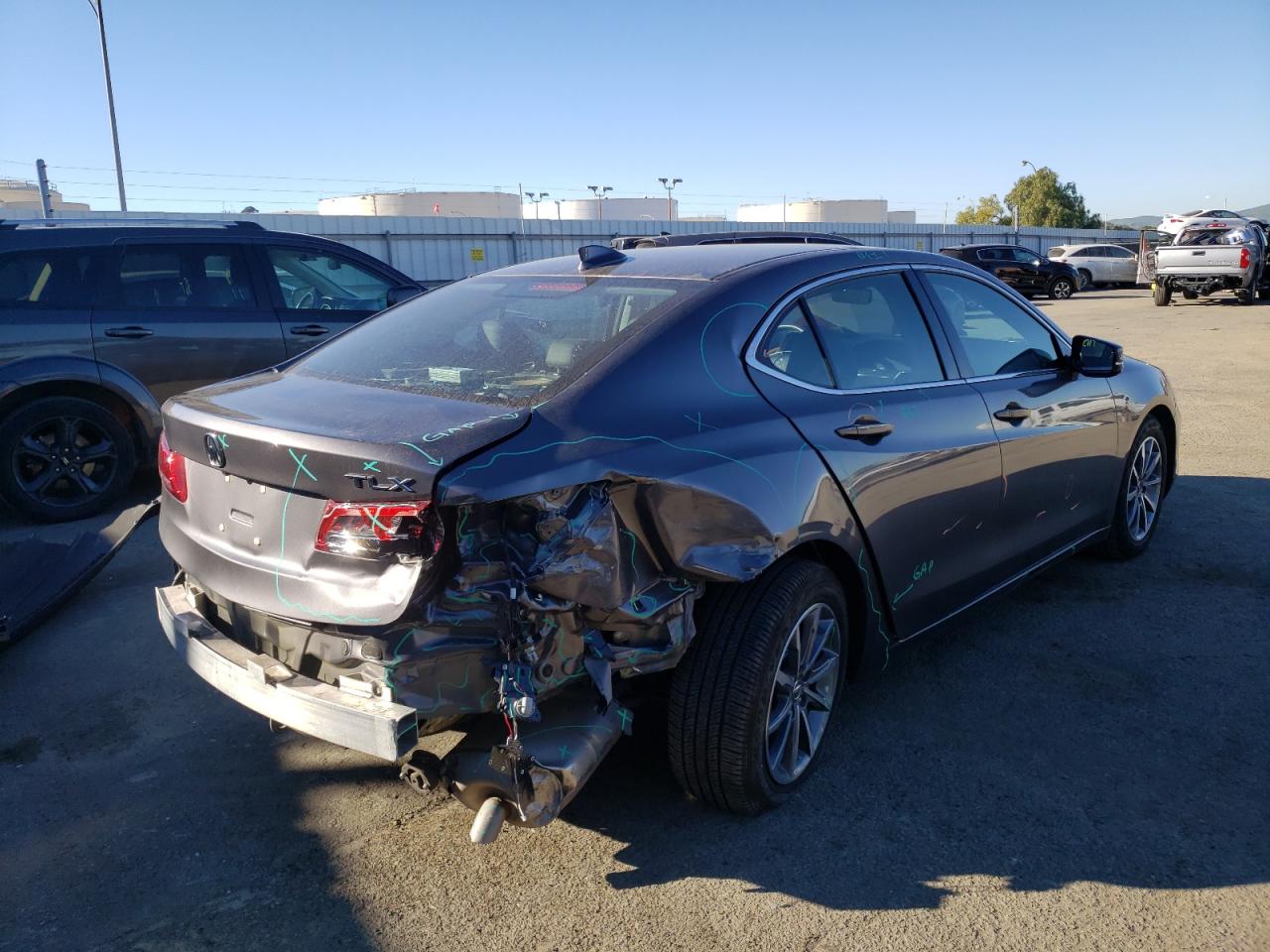 Photo 4 from auction – 2020 ACURA TLX with VIN 19UUB1F33LA004692
