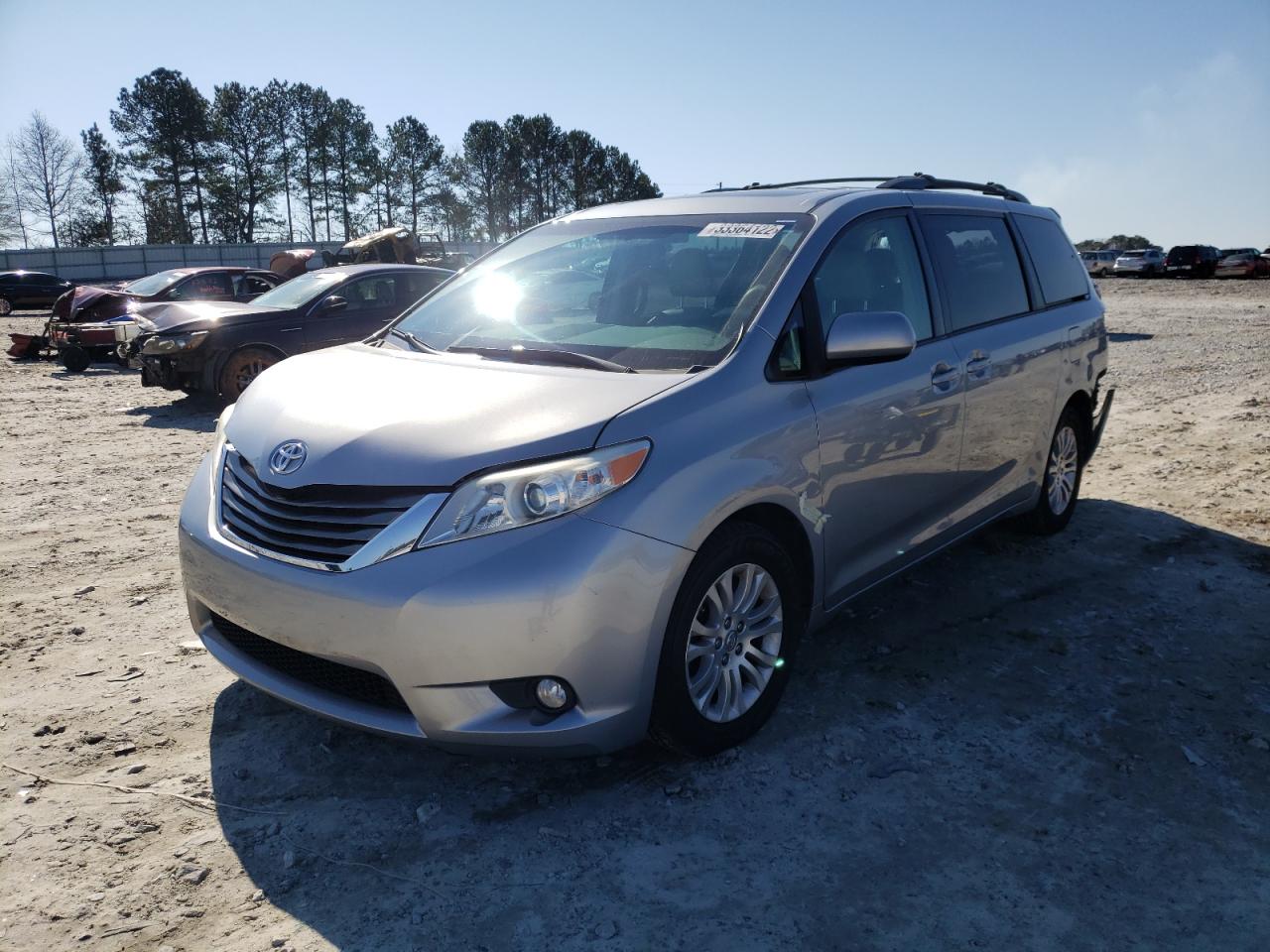Photo 2 from auction – 2013 TOYOTA SIENNA XLE with VIN 5TDYK3DC7DS367337