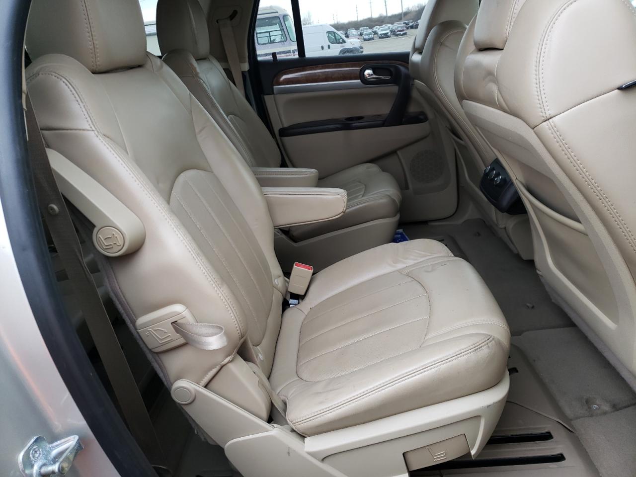 Photo 6 from auction – 2011 BUICK ENCLAVE CX with VIN 5GAKRBED6BJ210087