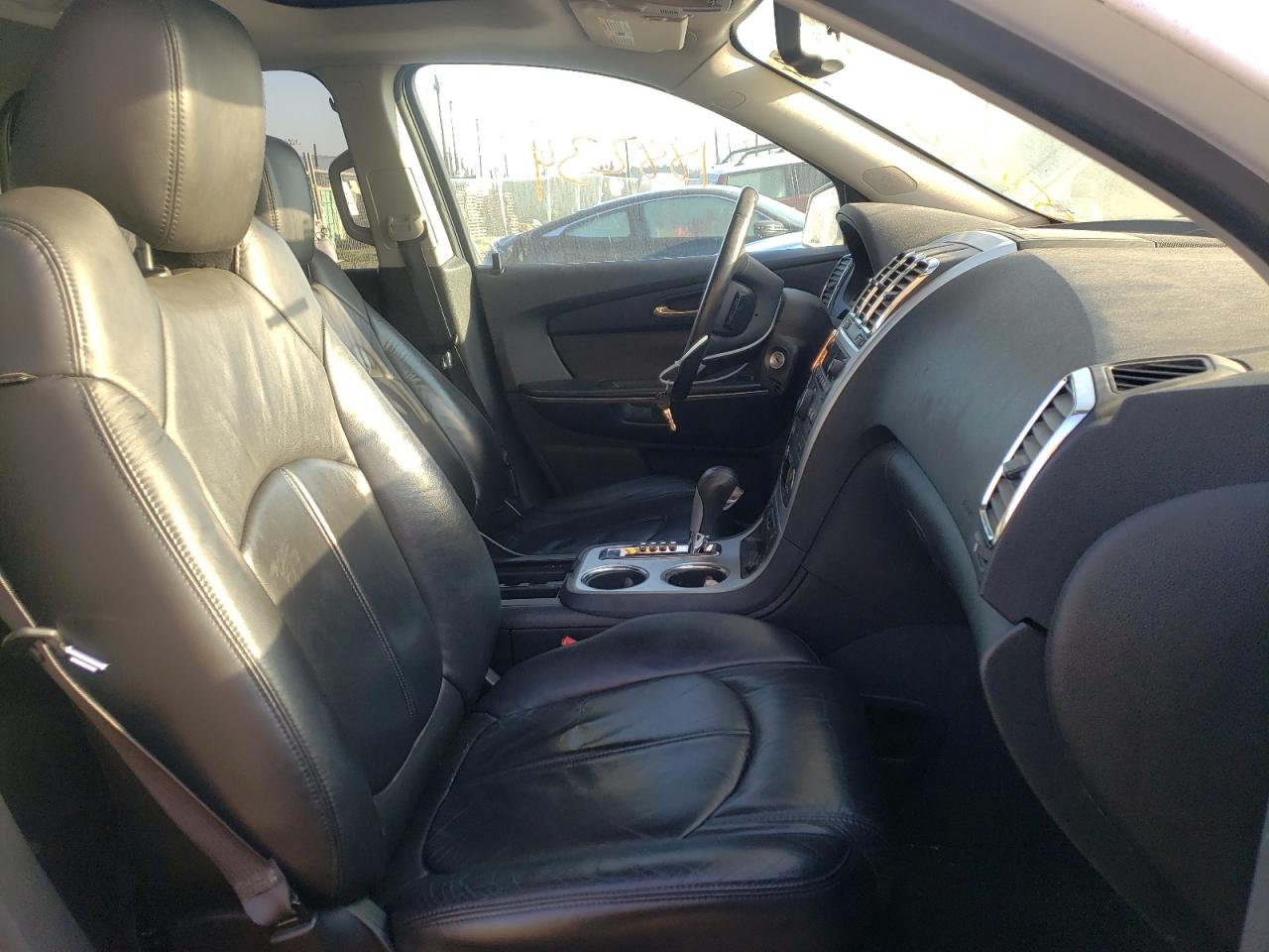 Photo 5 from auction – 2010 GMC ACADIA SLT with VIN 1GKLRMED7AJ153142