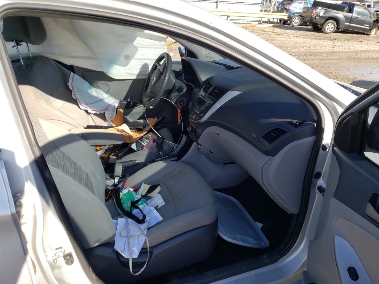 Photo 5 from auction – 2015 HYUNDAI ACCENT GLS with VIN KMHCT4AE2FU839506
