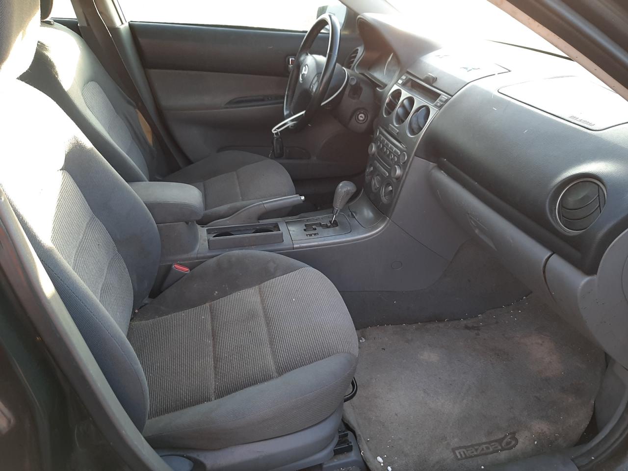 Photo 5 from auction – 2004 MAZDA 6 I with VIN 1YVFP80C245N25725