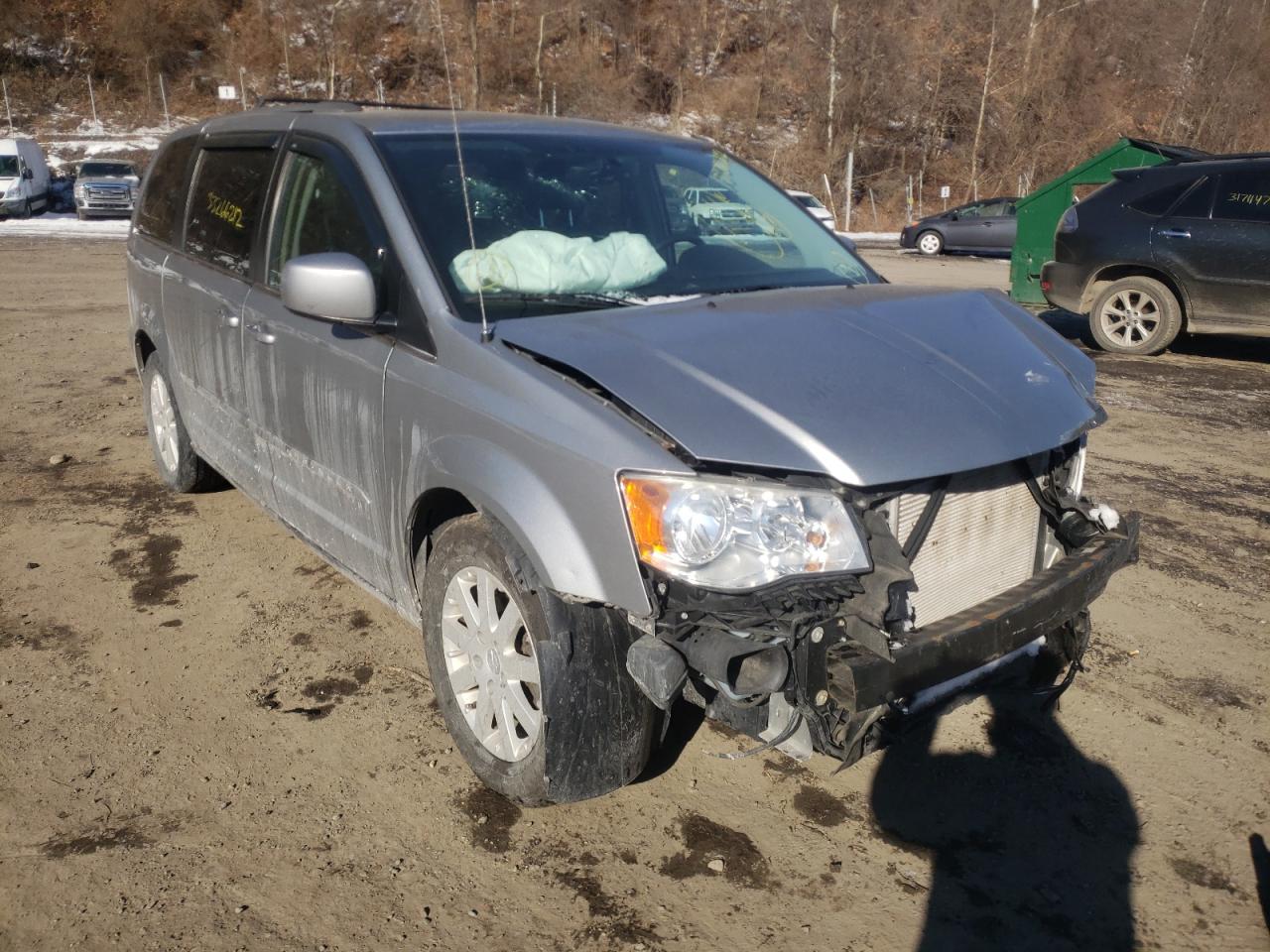 Photo 1 from auction – 2014 CHRYSLER TOWN & COU with VIN 2C4RC1BG4ER447961
