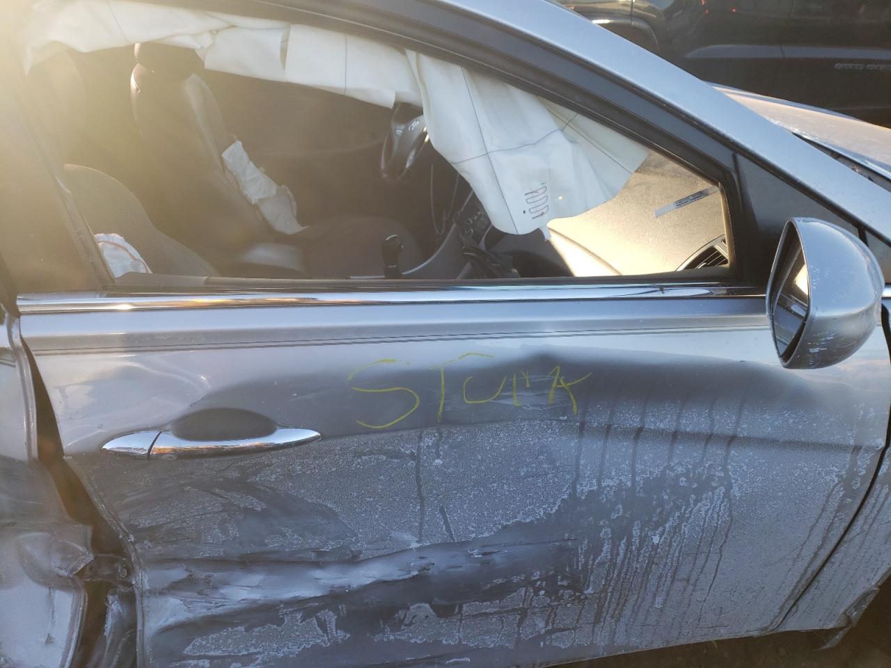 Photo 5 from auction – 2012 HYUNDAI SONATA SE with VIN 5NPEC4AB2CH455203