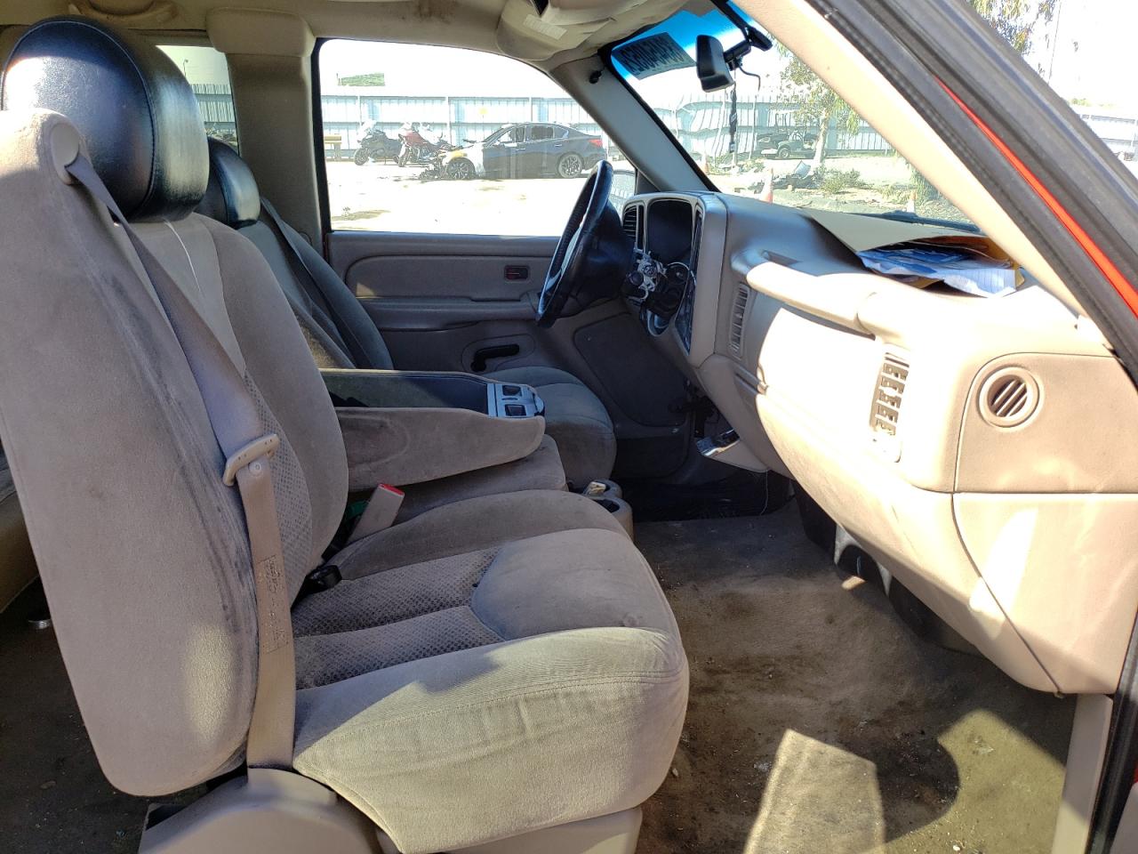 Photo 5 from auction – 2005 CHEVROLET SILVERADO with VIN 1GCEC19X05Z349018