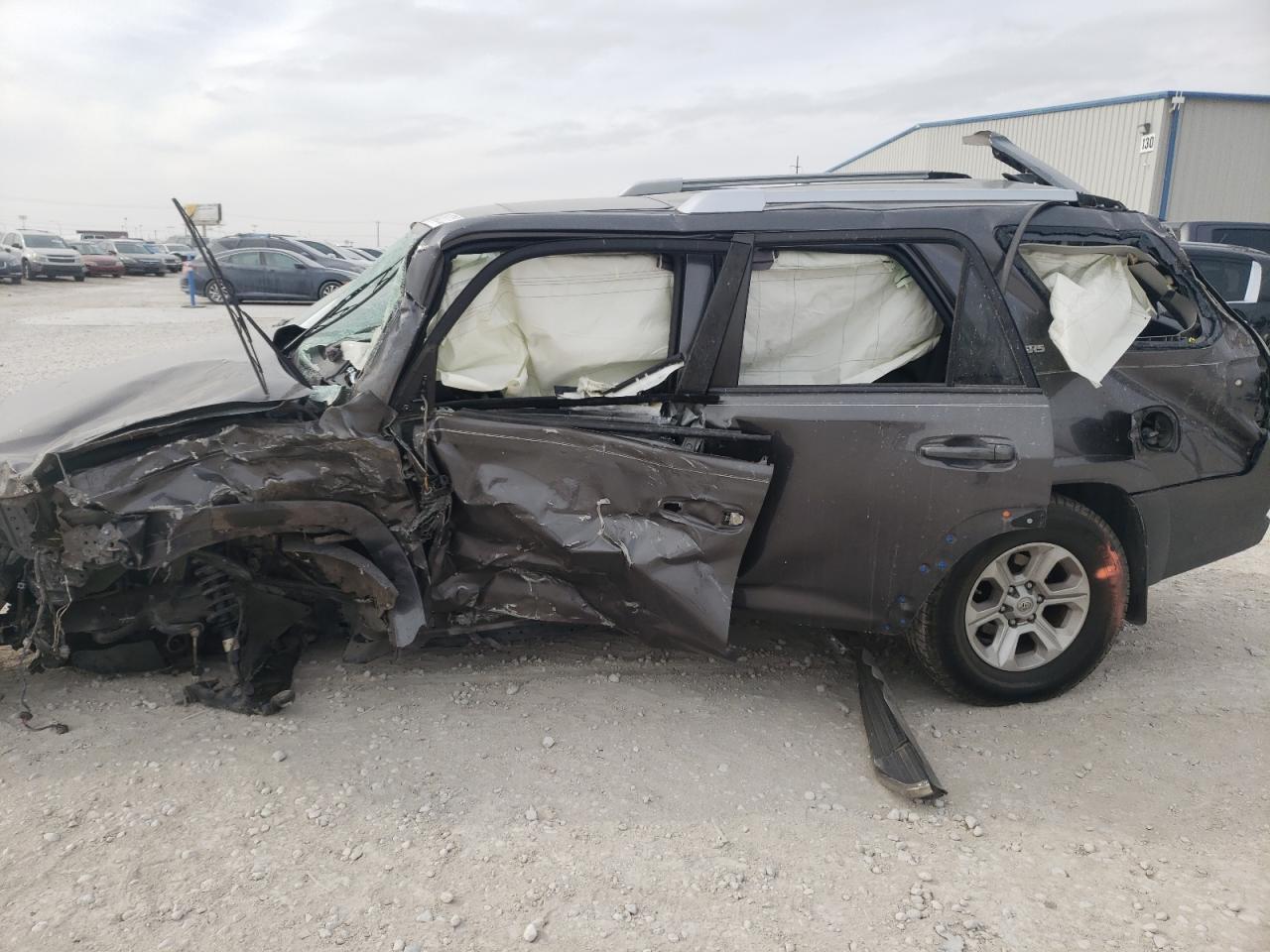 Photo 9 from auction – 2015 TOYOTA 4RUNNER SR with VIN JTEZU5JR8F5090902