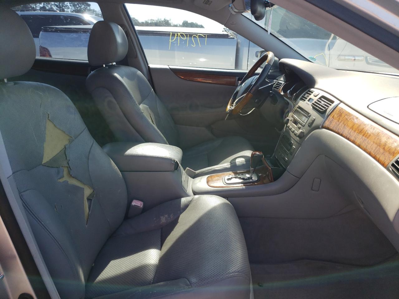 Photo 5 from auction – 2005 LEXUS ES 330 with VIN JTHBA30G755110203