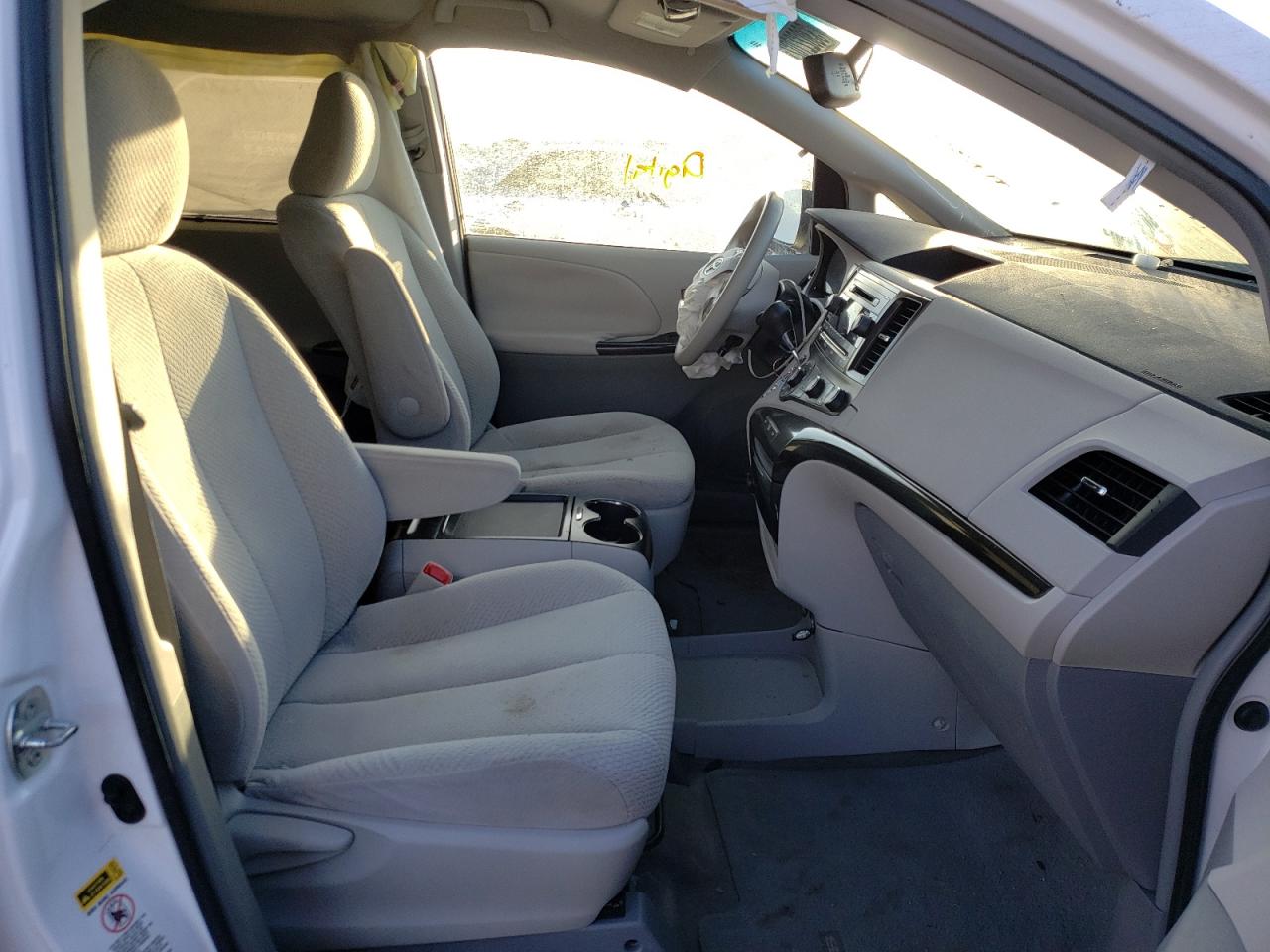 Photo 5 from auction – 2011 TOYOTA SIENNA LE with VIN 5TDKK3DC5BS120434