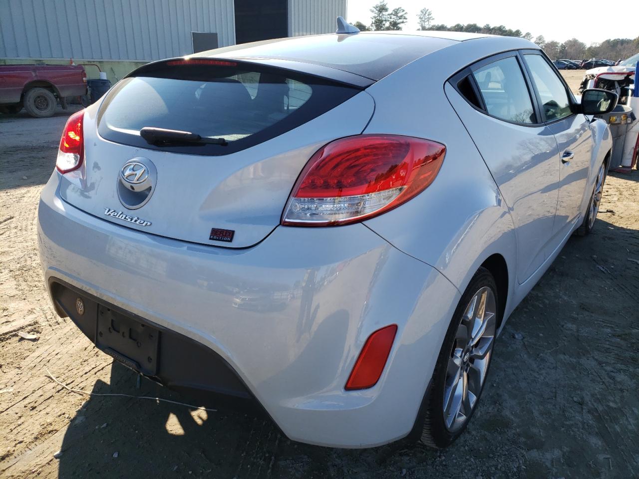 Photo 4 from auction – 2015 HYUNDAI VELOSTER with VIN KMHTC6AD6FU222712