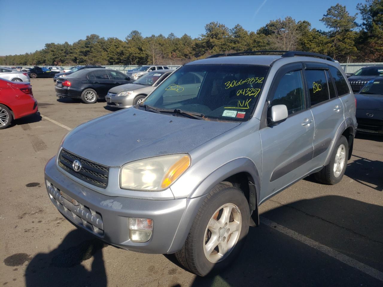 Photo 2 from auction – 2001 TOYOTA RAV4 with VIN JTEHH20V810043257