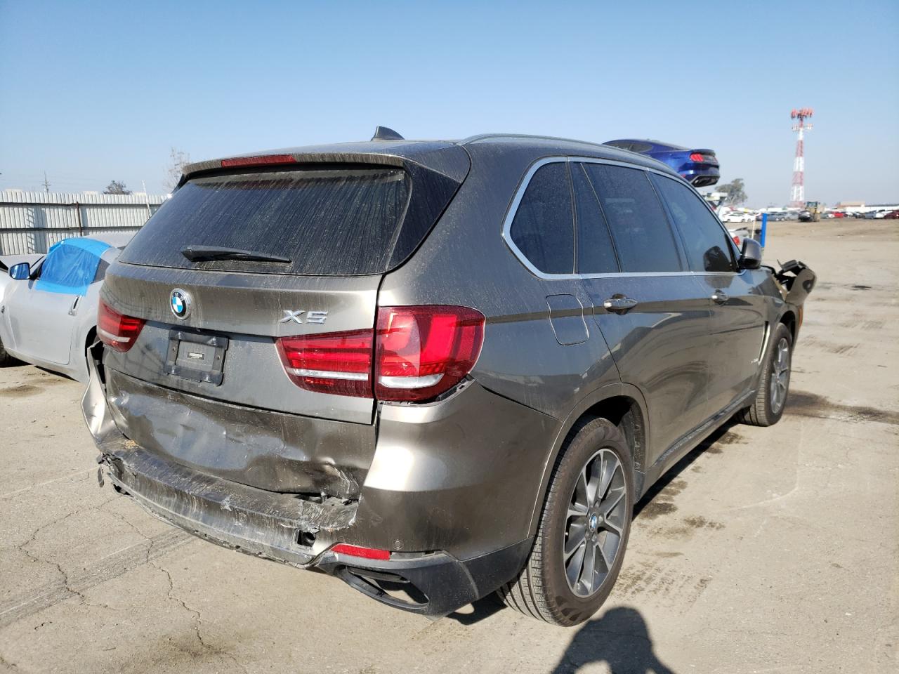 Photo 4 from auction – 2017 BMW X5 XDRIVE5 with VIN 5UXKR6C52H0J84599