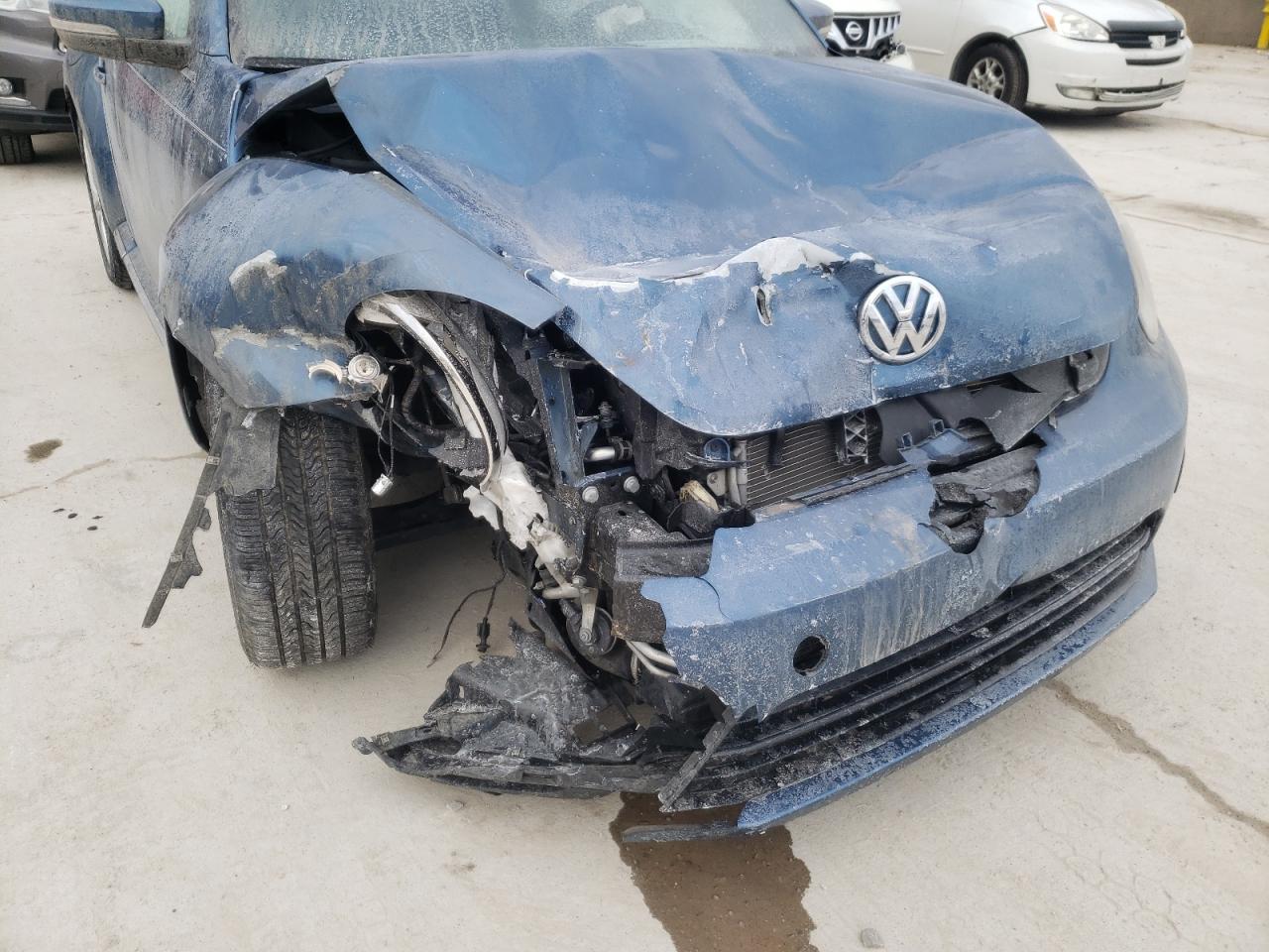 Photo 9 from auction – 2018 VOLKSWAGEN BEETLE S with VIN 3VWFD7AT4JM702575