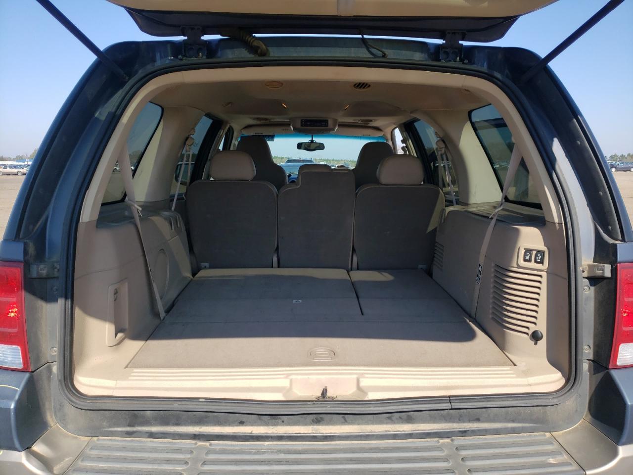 Photo 9 from auction – 2003 FORD EXPEDITION with VIN 1FMFU17LX3LA78062