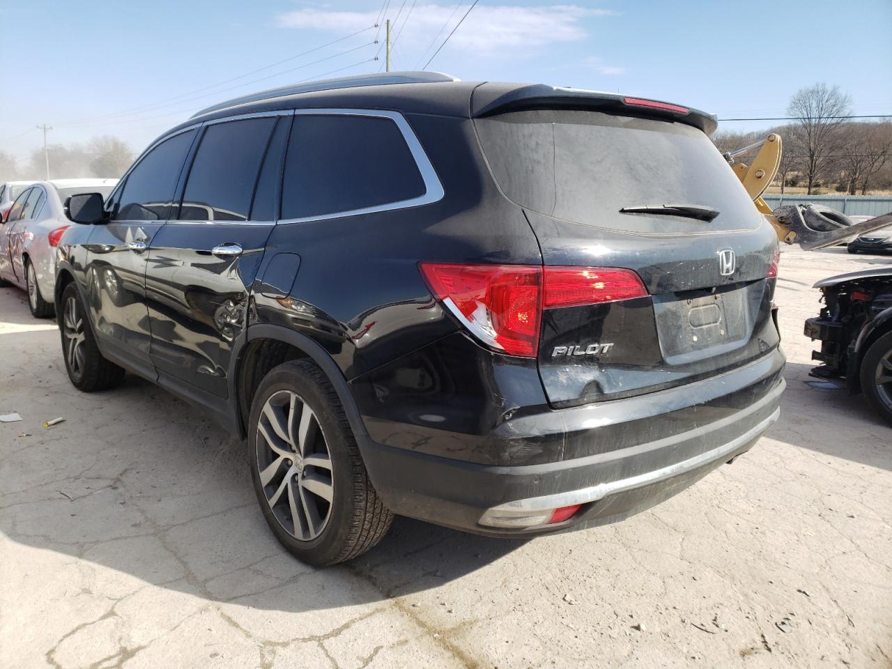 Photo 3 from auction – 2018 HONDA PILOT with VIN 5FNYF6H91JB061285