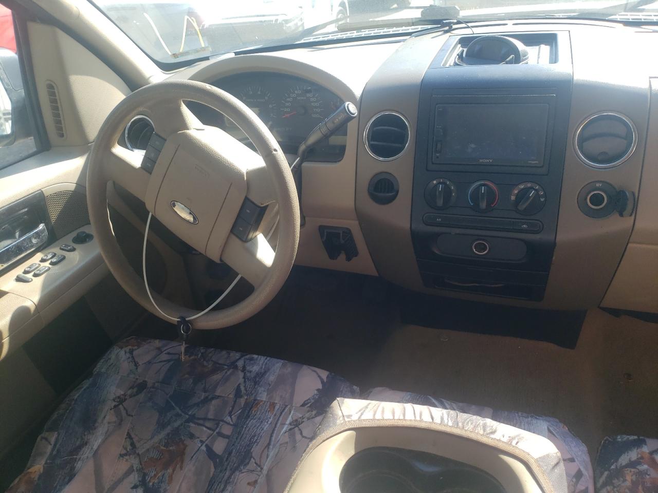 Photo 9 from auction – 2005 FORD F150 with VIN 1FTRX12W45FB09575
